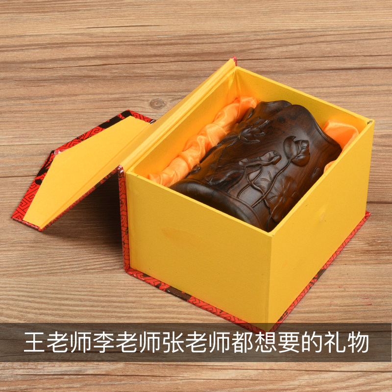 匠心独运，礼遇非凡——龙承阁定制中国风笔筒，为云怡轩科技年会添彩